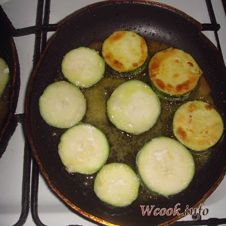 Кабачки жареные